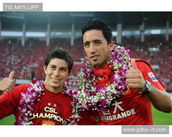 八大足球巨星高清图片展示 力压群雄的足球之王风采