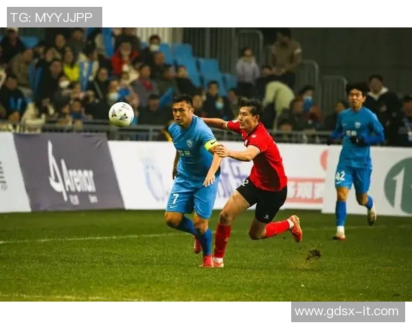 聚焦足球巨星闪耀登场录制全景展现绿茵激情与荣耀瞬间